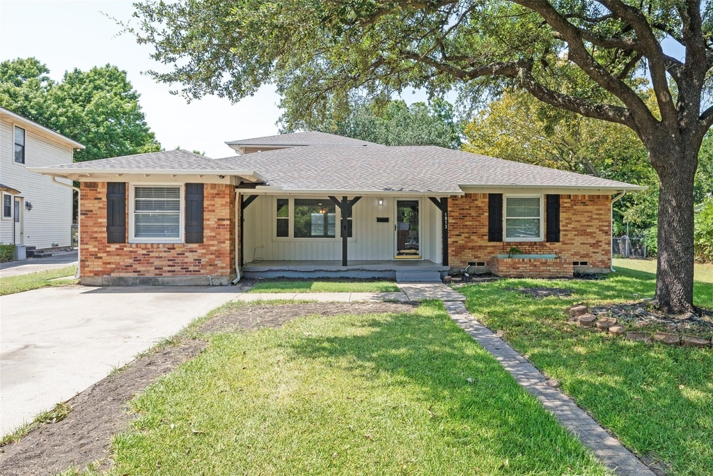 1913 Landa Drive - Photo 0