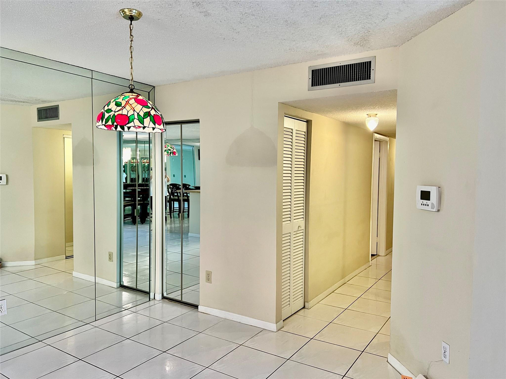 9718 S Belfort Circle - Photo 6