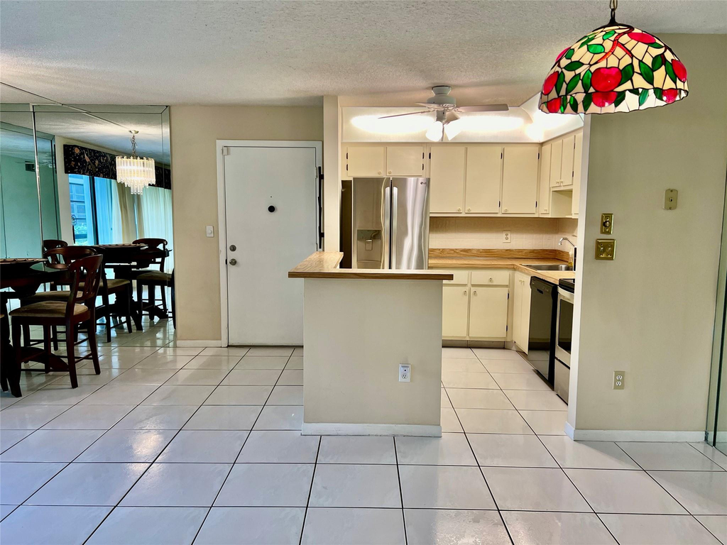 9718 S Belfort Circle - Photo 2