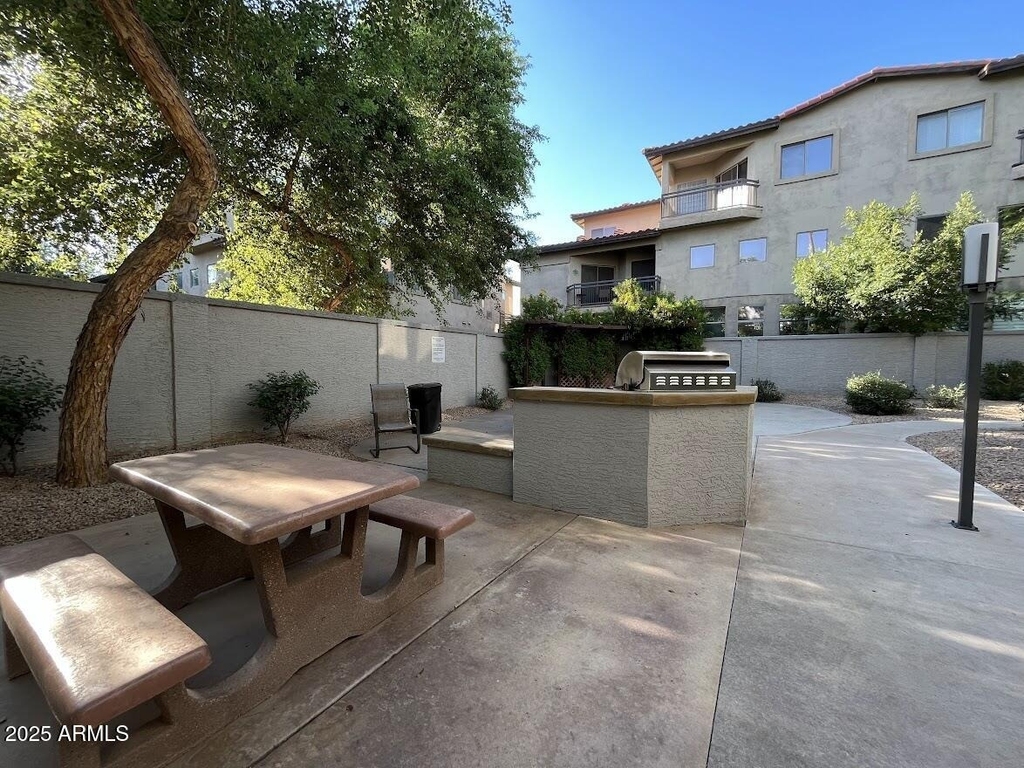 2025 E Campbell Avenue - Photo 18