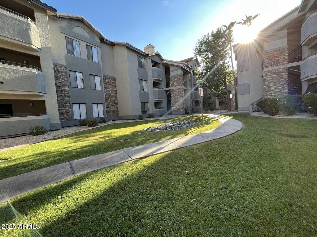 2025 E Campbell Avenue - Photo 16