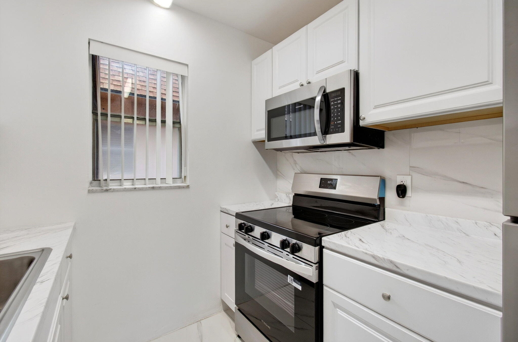 500 Sw 2nd Avenue - Photo 3