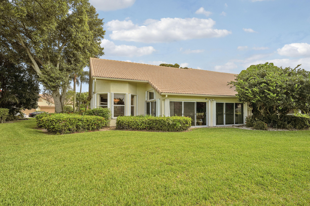 7136 Ashford Lane - Photo 3