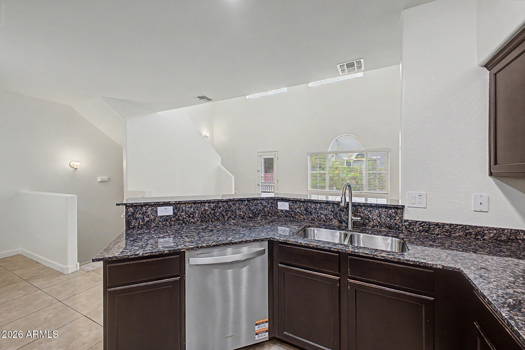 2150 W Alameda Road N - Photo 10