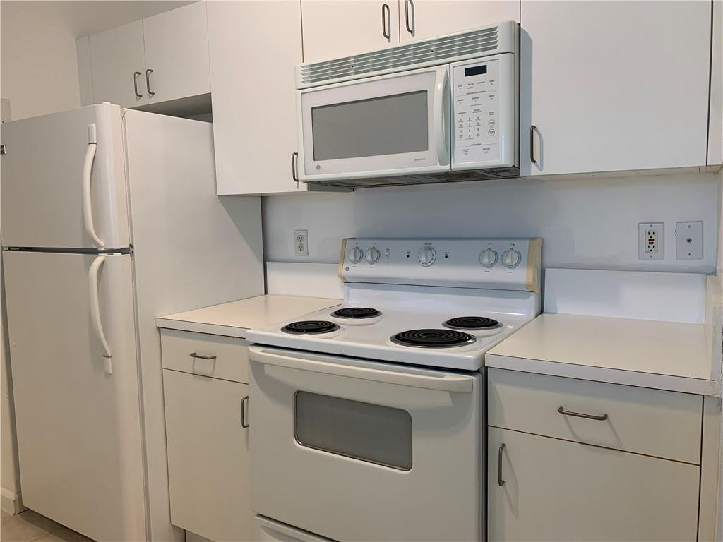 630 S Sapodilla Avenue - Photo 2