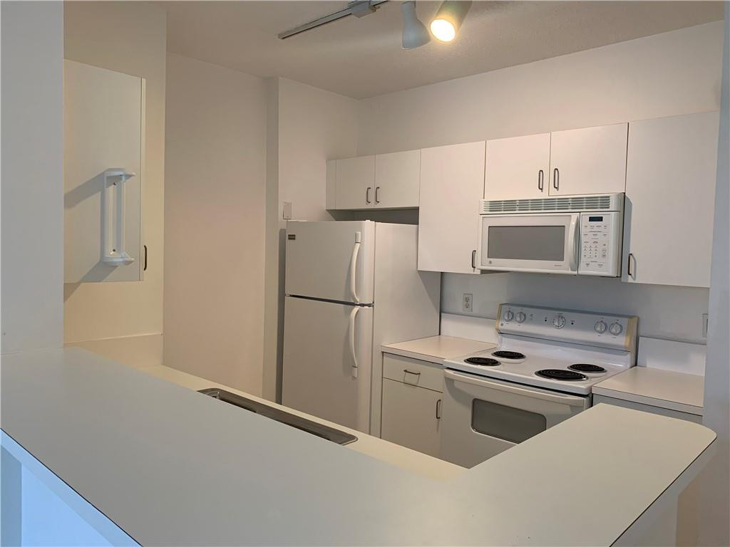 630 S Sapodilla Avenue - Photo 1