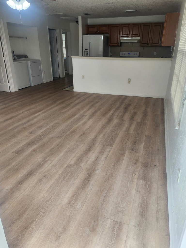 1669 W 27th Street - Photo 3