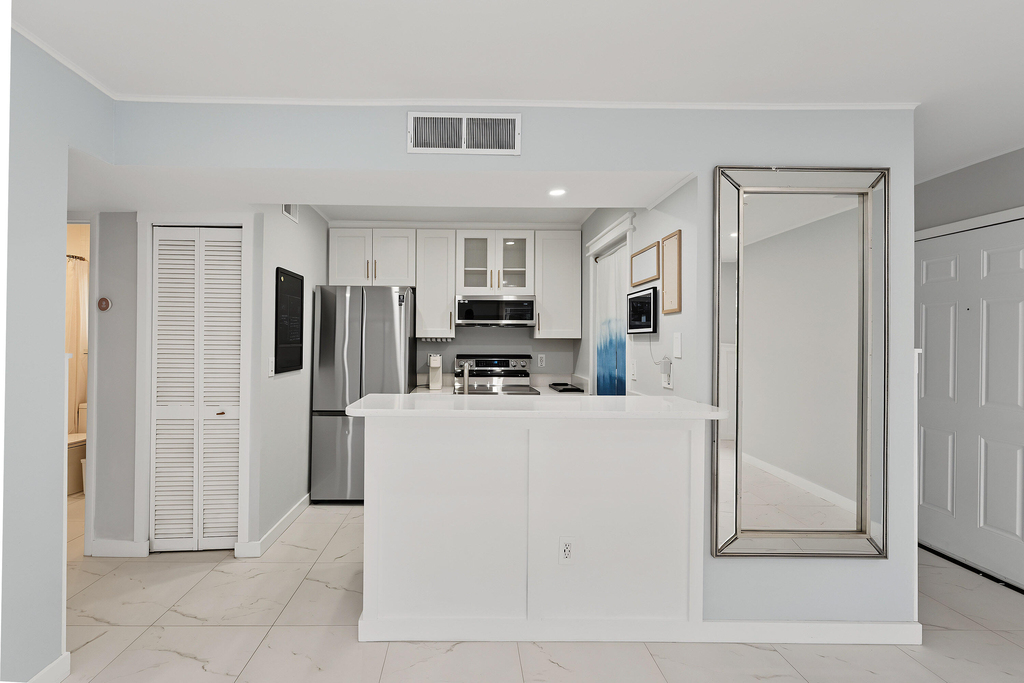 1259 Sw 46th Avenue - Photo 4