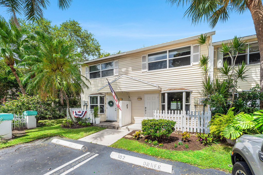 2503 Ne 15th Street - Photo 1