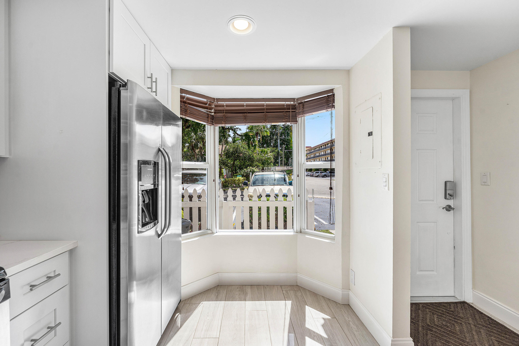 2503 Ne 15th Street - Photo 6