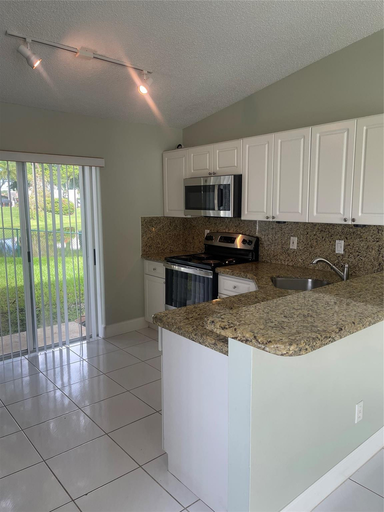 1810 Sw 114th Terrace - Photo 3