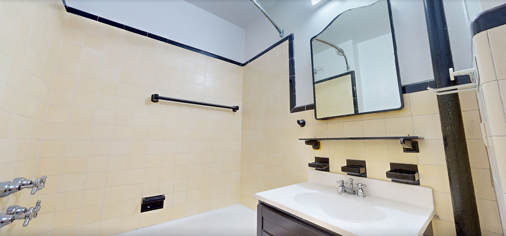 1 Christopher Street - Photo 5