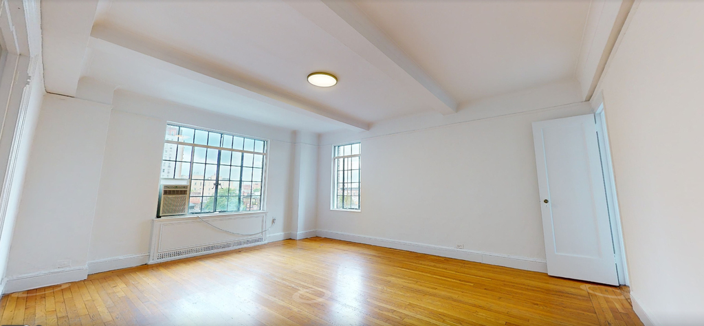 1 Christopher Street - Photo 0