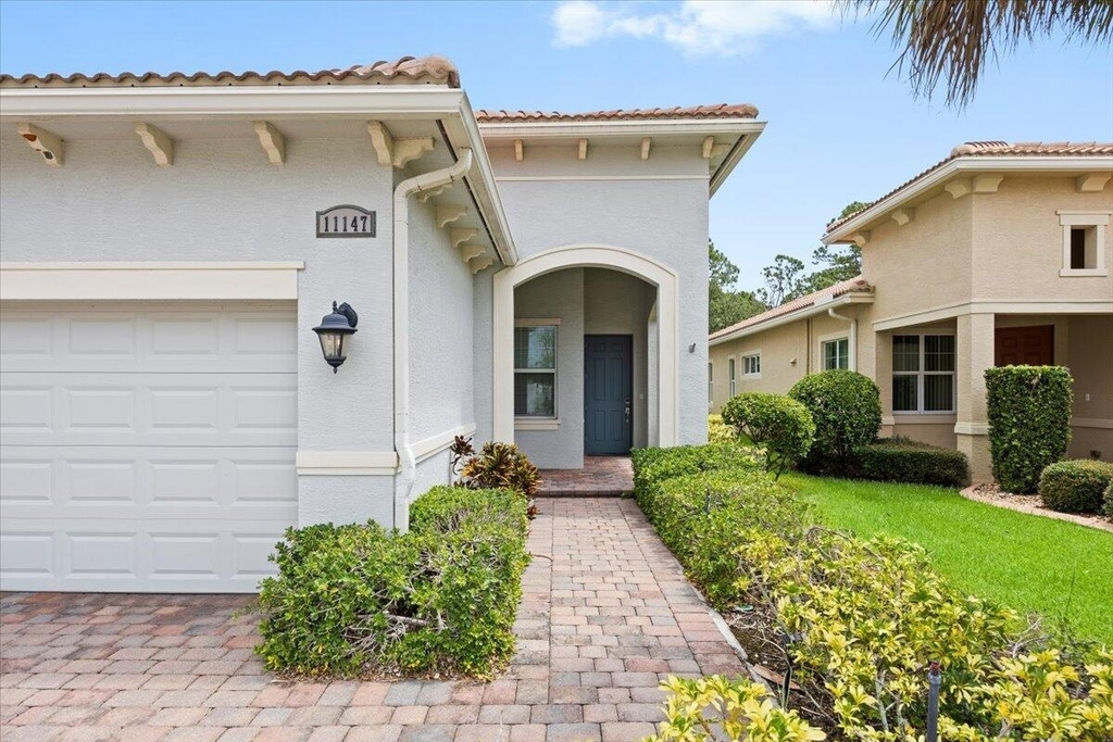 11147 Sw Visconti Way - Photo 1