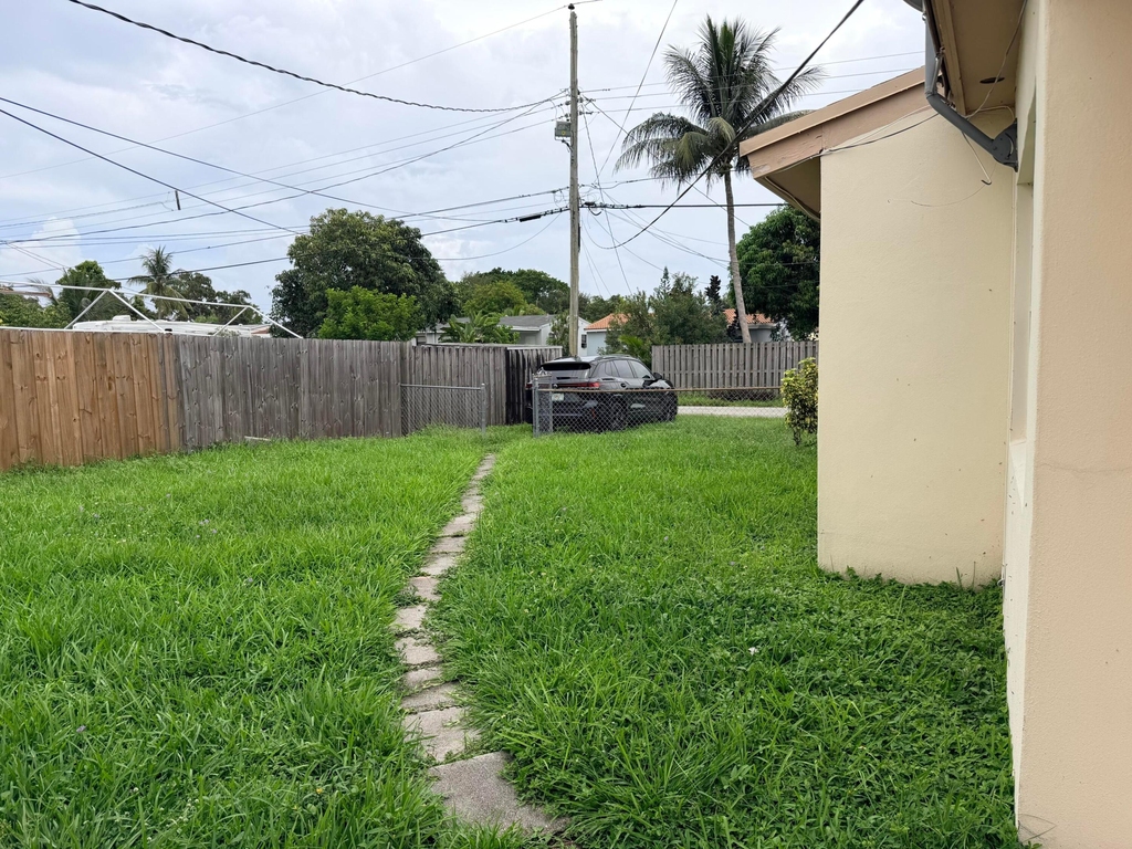 2438 Thomas Street - Photo 0