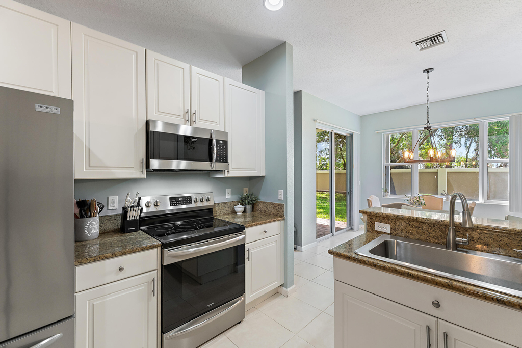 2170 Sw Cape Cod Drive - Photo 1