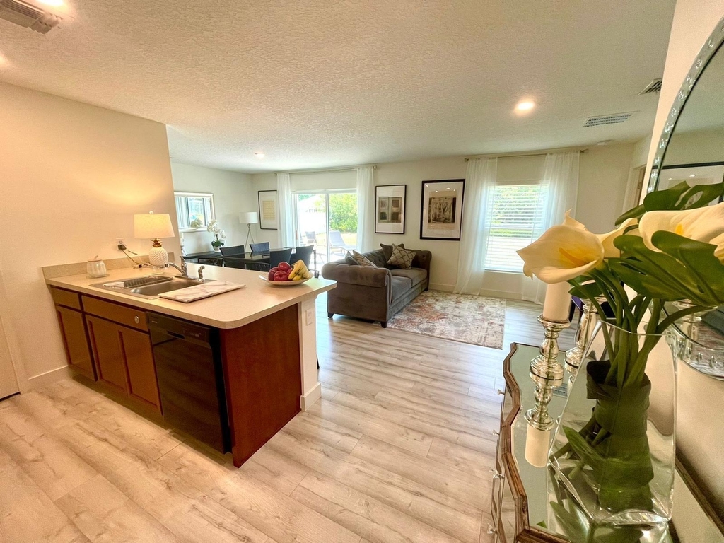 1348 Se Bayharbor Street - Photo 7
