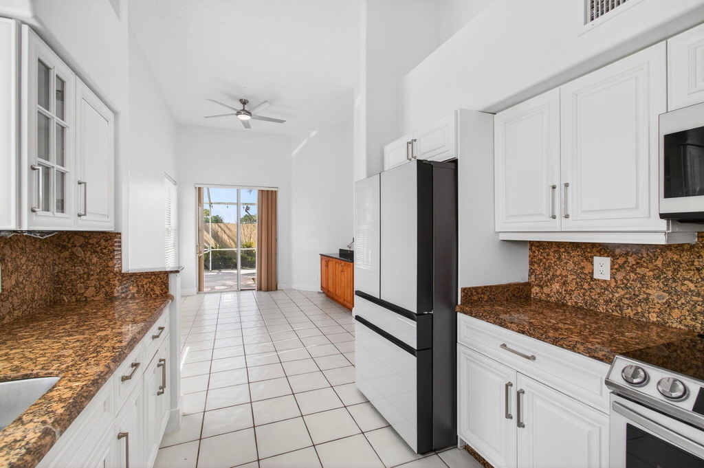 7848 Travelers Tree Drive - Photo 18
