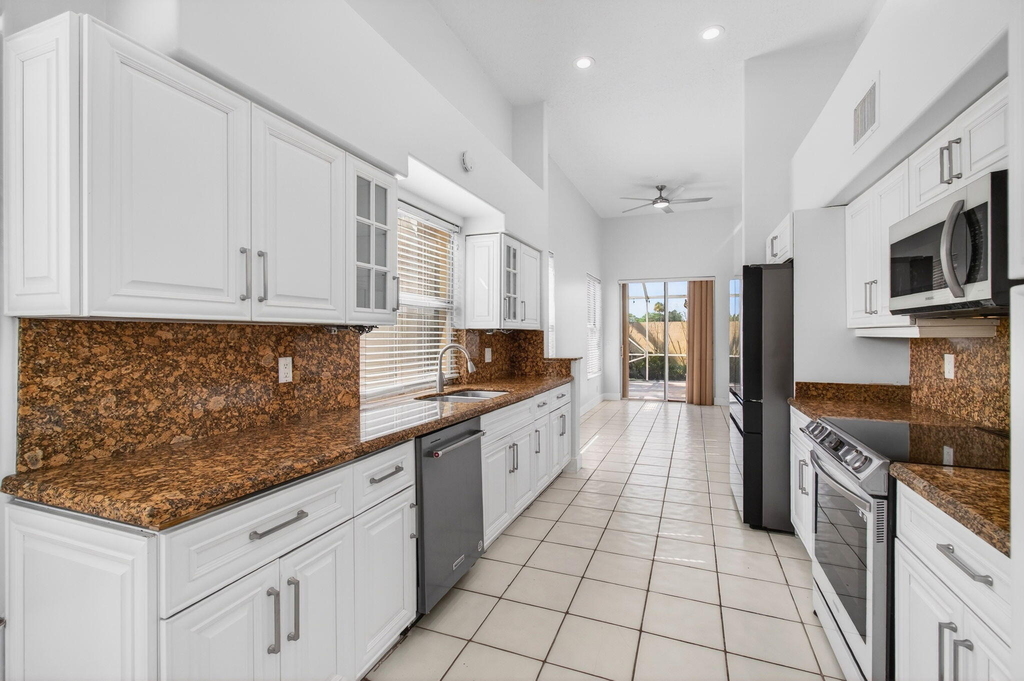 7848 Travelers Tree Drive - Photo 15