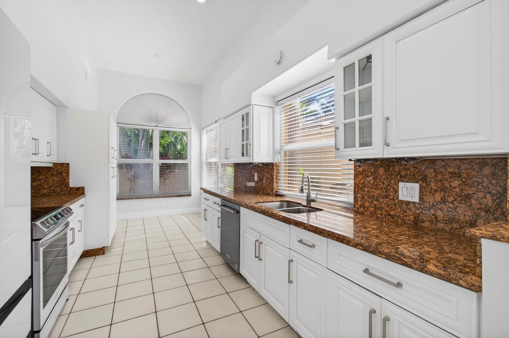 7848 Travelers Tree Drive - Photo 12
