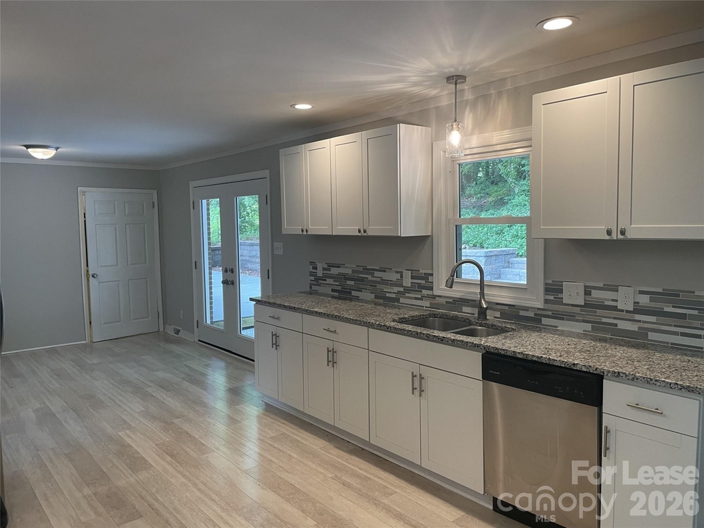 540 Carolyn Lane - Photo 3