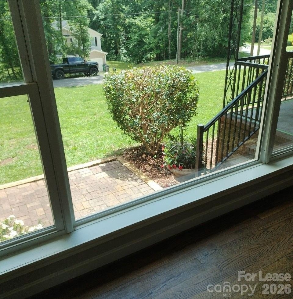 540 Carolyn Lane - Photo 11