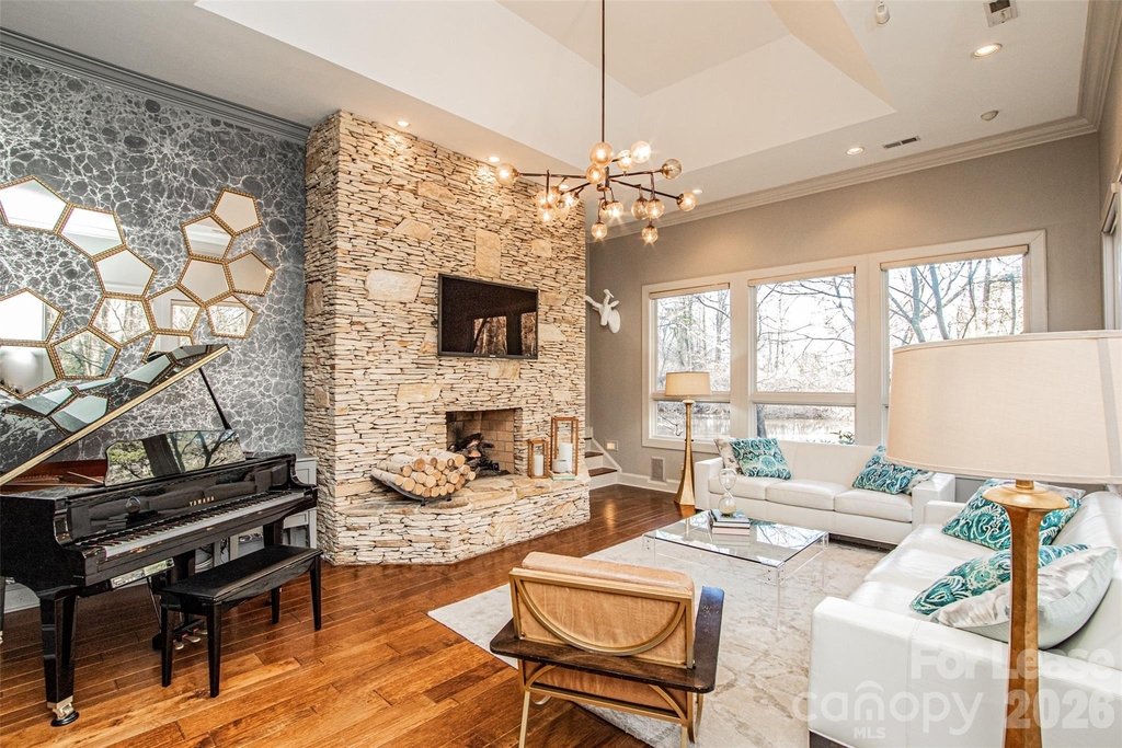 3911 Lakeside Drive - Photo 9