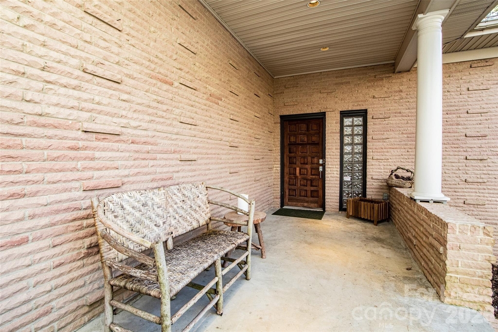 3911 Lakeside Drive - Photo 6
