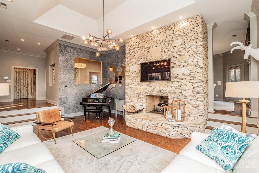 3911 Lakeside Drive - Photo 8