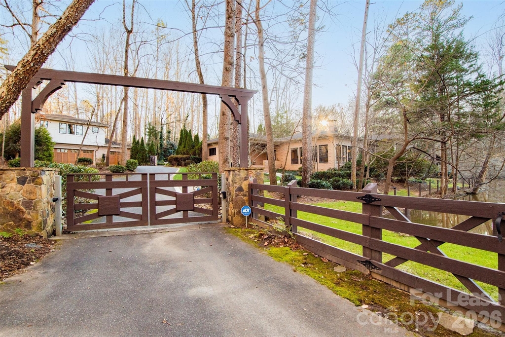3911 Lakeside Drive - Photo 32