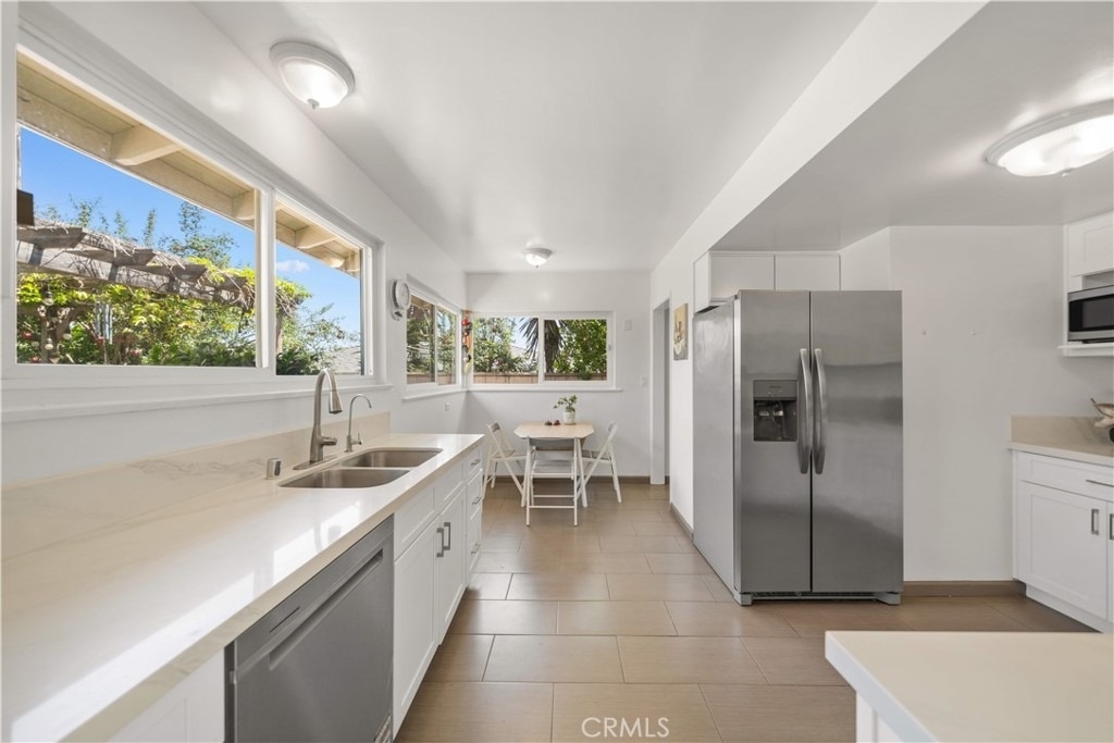 1033 S Isabella - Photo 7