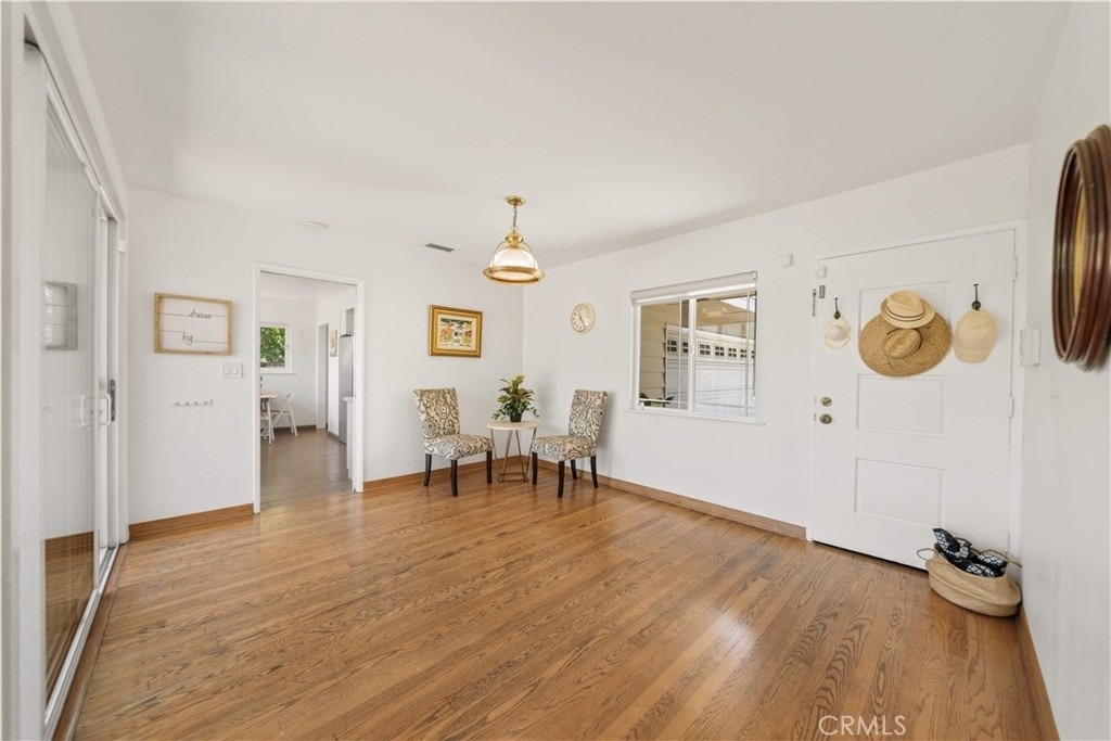 1033 S Isabella - Photo 5