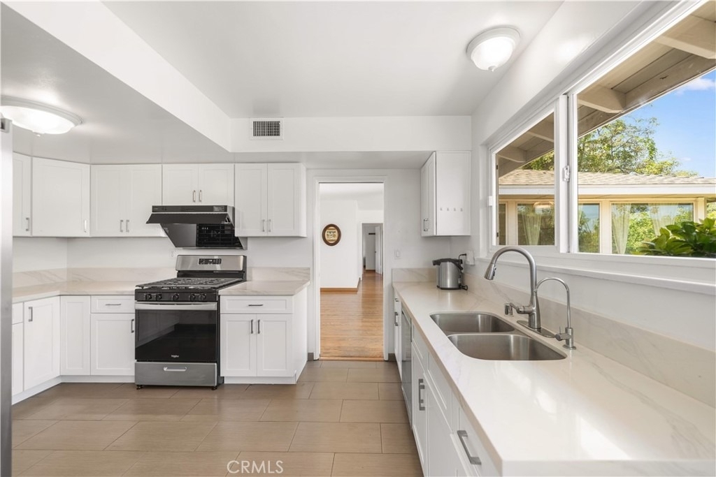 1033 S Isabella - Photo 12