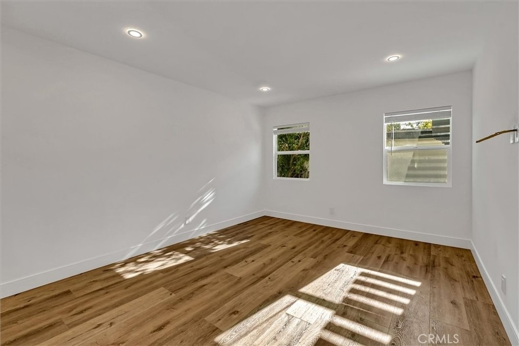 22134 Gilmore Street - Photo 6