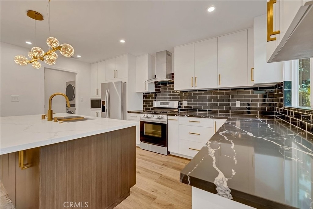 22134 Gilmore Street - Photo 4