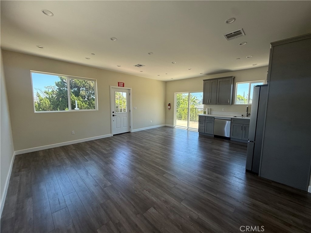 15362 1/2 Valerio Street - Photo 8