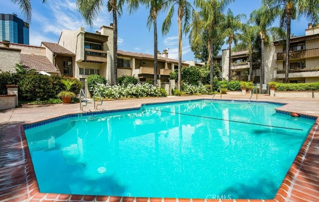5800 Owensmouth - Photo 13