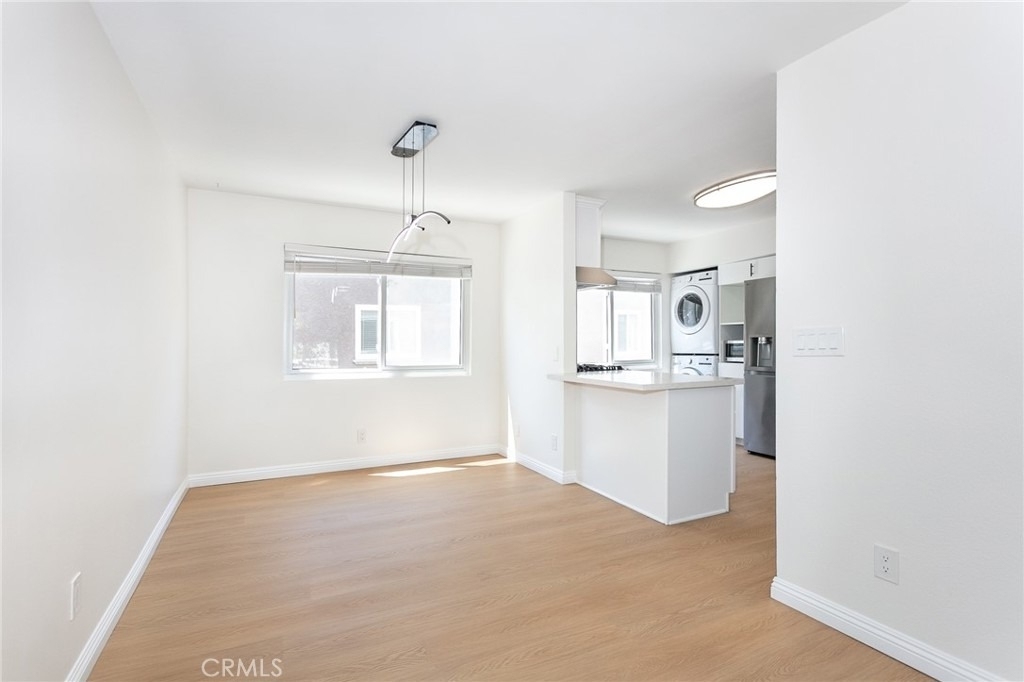 21901 Lassen Street - Photo 8