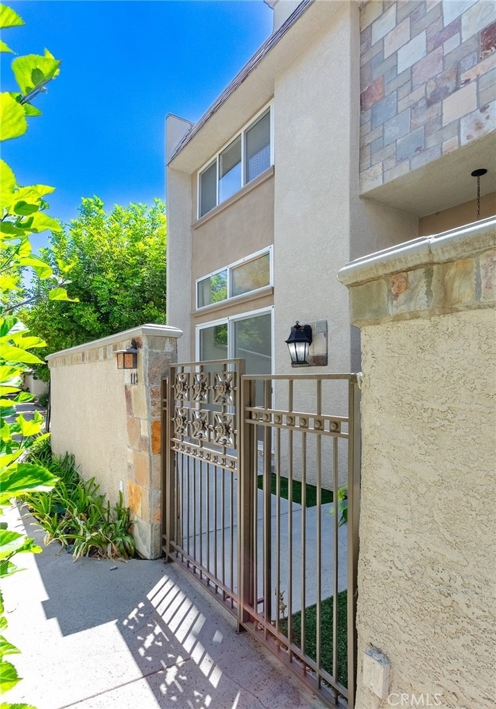 21901 Lassen Street - Photo 1