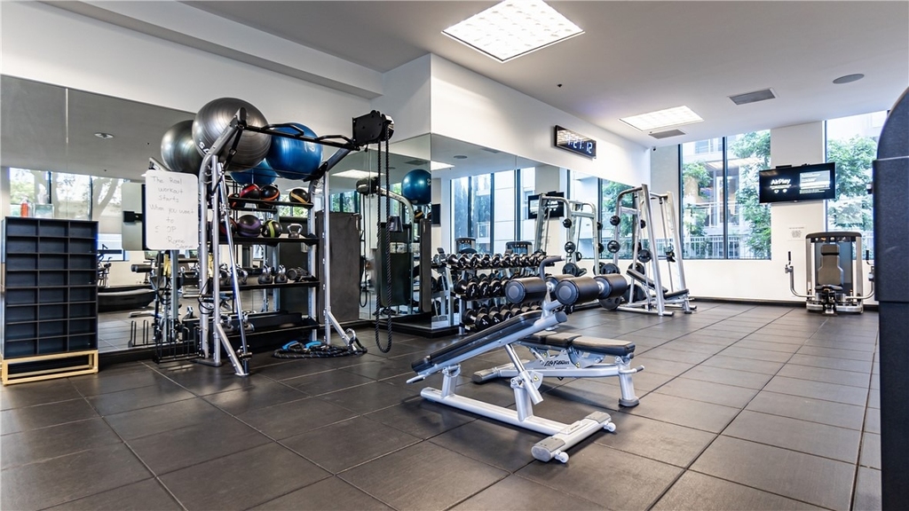 10724 Wilshire Boulevard - Photo 5