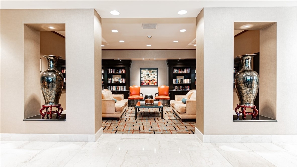 10724 Wilshire Boulevard - Photo 1