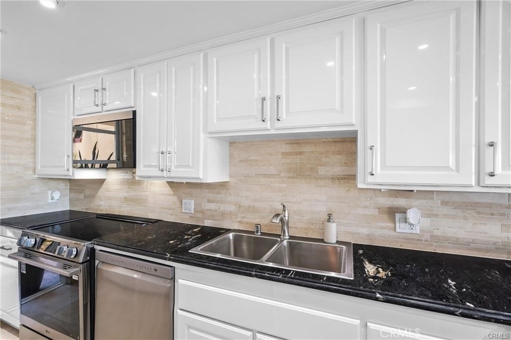 4337 Marina City Dr - Photo 9