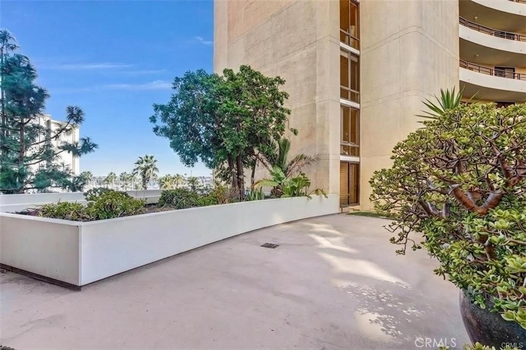 4337 Marina City Dr - Photo 31