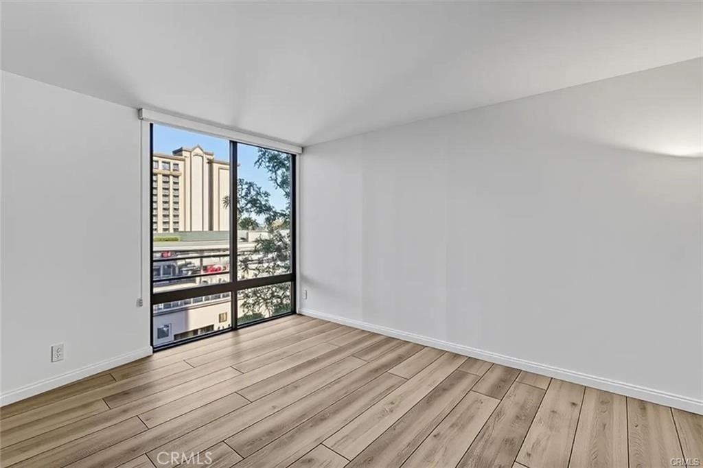 4337 Marina City Dr - Photo 23
