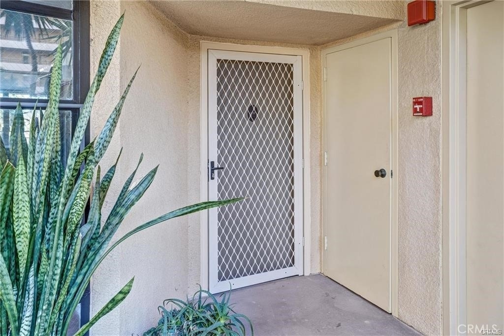 4337 Marina City Dr - Photo 52