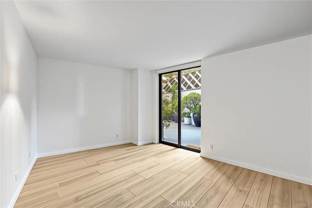 4337 Marina City Dr - Photo 28