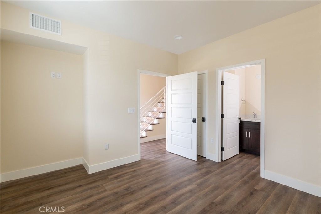 3857 W 139th Street - Photo 4