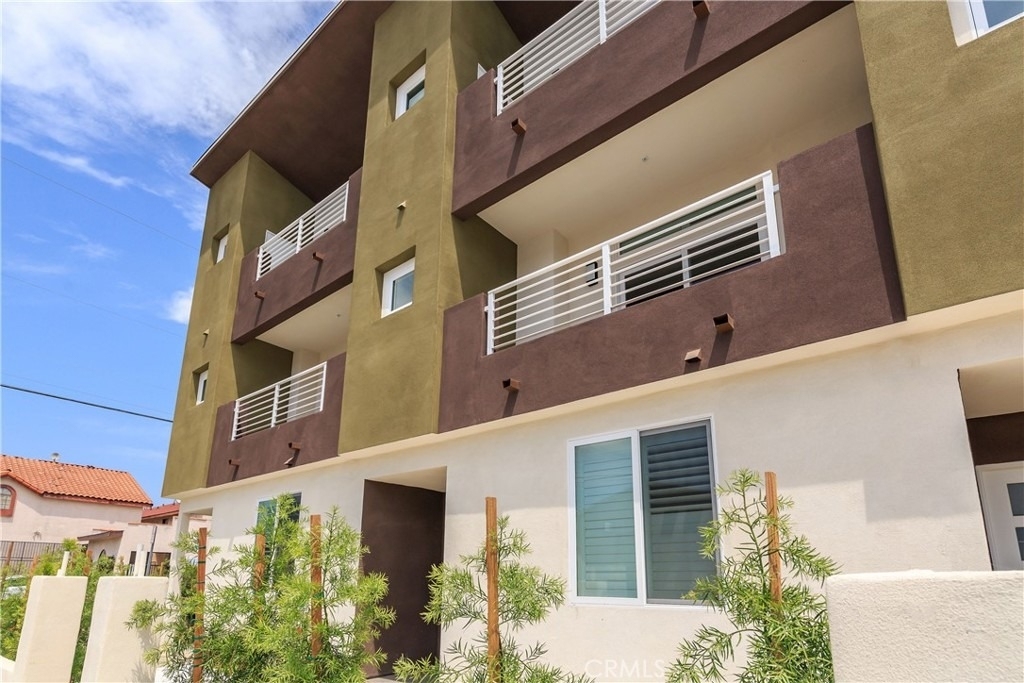 3857 W 139th Street - Photo 2