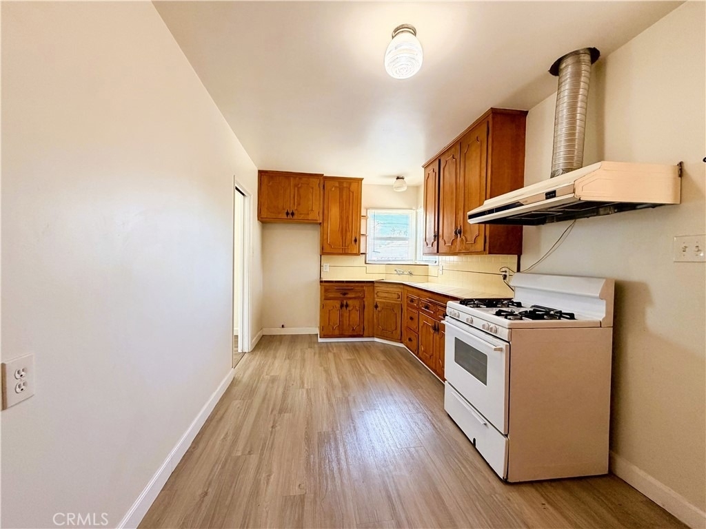 12911 Whitewood Avenue - Photo 8