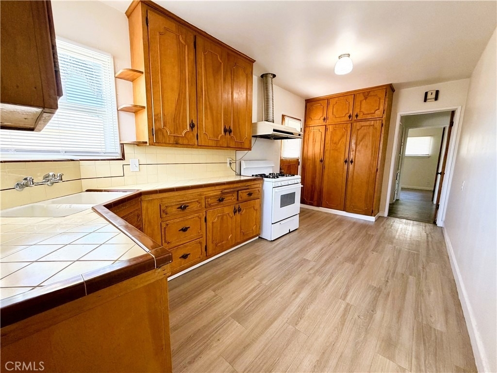 12911 Whitewood Avenue - Photo 7